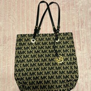 Michael Kors Signature Classic Monogram MK Tall Tote brown/black